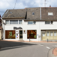 Wohnhaus von Julius, Recha und Paula Vogel heute (2025). Im Hinterhaus finden sich noch Überreste der früheren Metzgerei. Wohnhaus Familie Julius Vogel, 2025