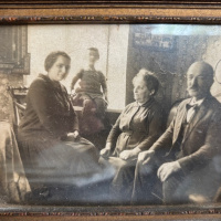 Adele mit Tochter Margot Schwarz und ihren Eltern Bertha und Abraham Bronne; Quelle: privat Gartner Family