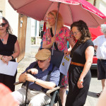 Verlegung Stolpersteine der Familie Josef Schwarz, Ostergasse 28 in Anwesenheit von Enkel (bzw. Ur-Enkel) Edward Gartner mit seinen Töchtern Katie und Rachel; Foto H-M Schütz