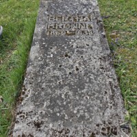 Foto: Carmen Kirchhöfer Grabstätte Bertha Bronne, Friedhof Nieder-Saulheim, jüdischer Teil; Foto: Carmen Kirchhöfer